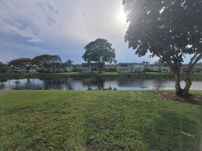 Building Photo - 297 Monaco Way