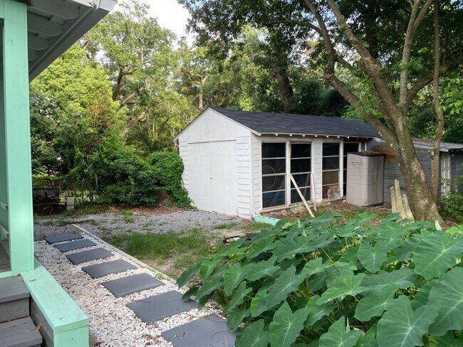 Building Photo - 2/1 Beach Bungalow in Biloxi