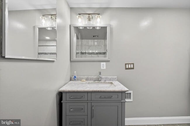 Building Photo - 505 69th St