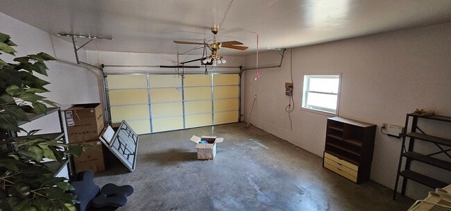 Building Photo - Gorgeous 3 bedroom, 2 bath home Available 4/17