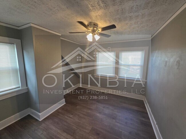 Building Photo - 1815 Catalpa Dr.