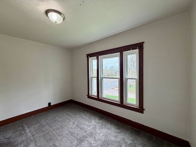 Building Photo - 1305 Merrill Ave