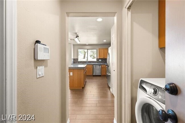 Building Photo - 3916 Varallo St