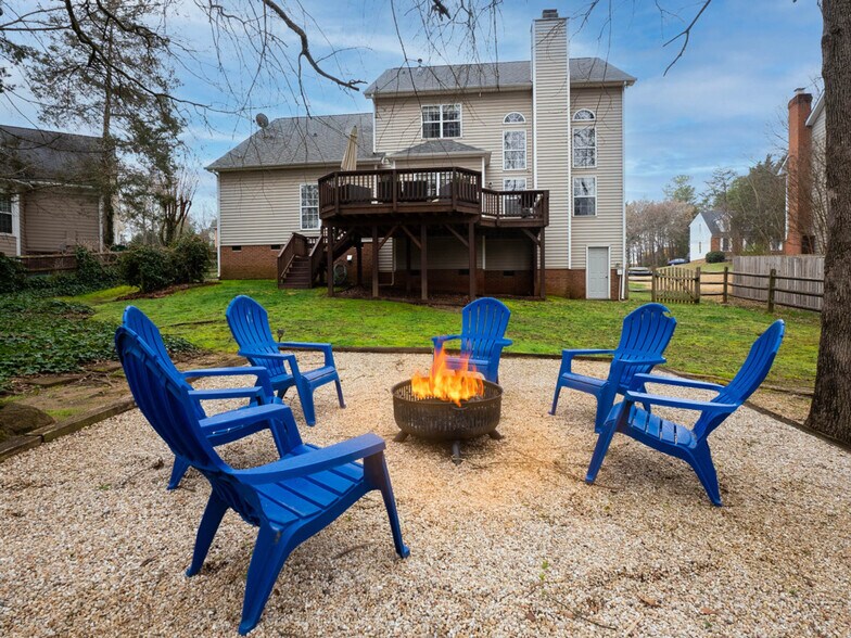 Building Photo - 10301 Rougemont Ln