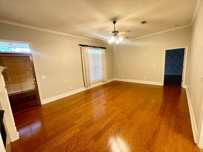 Building Photo - *MOVE IN SPECIAL* Beautiful Germantown School District Home in Ashbrooke