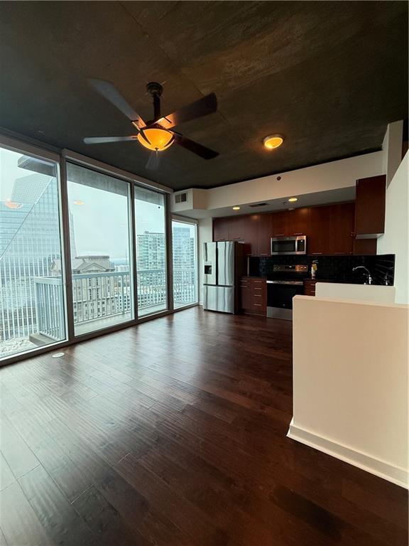 Building Photo - 3324 Peachtree Rd NE