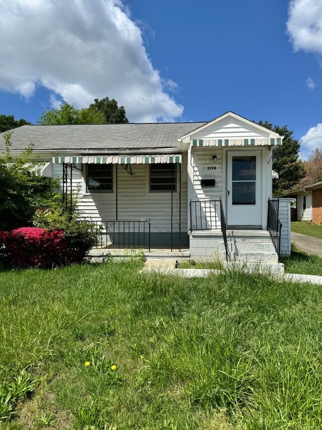 Primary Photo - Cute 3 Br, 1 1/2 Bath home for rent