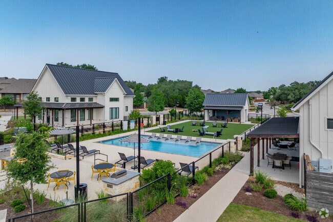 Outdoor Amenties - Birdsong Leon Springs