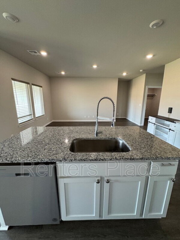 Building Photo - 7203 East 155 Place South