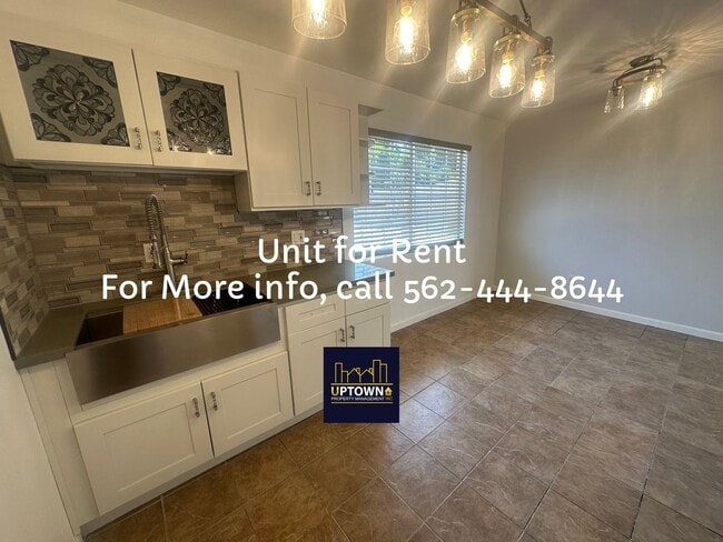 Building Photo - Apartment - 2 Bedrooms / 1 Bath - La Habra