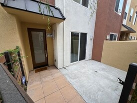 Building Photo - 1578 W Artesia Sq