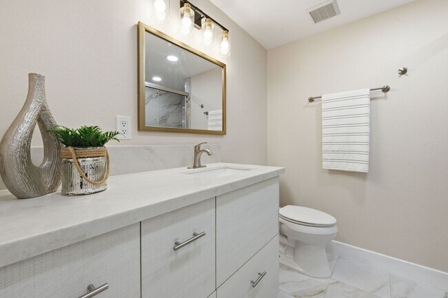 Building Photo - 4153 Golden Star Ct