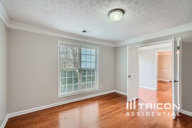 Building Photo - 1160 Paper Creek Dr SE