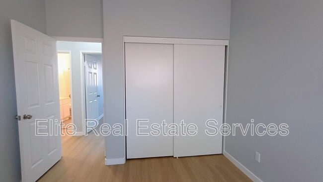 Building Photo - 1138 Calle Dulce