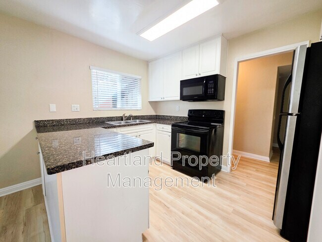 Building Photo - 17119 W Bernardo Dr