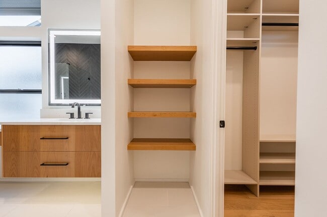 Building Photo - Brand New Townhouse in Luxury Neighborhood