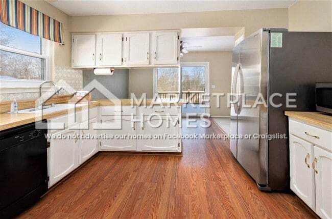 Building Photo - 42038 Cherry Hill Rd