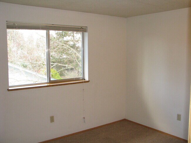 Building Photo - 4263 Tiffany Pl NE