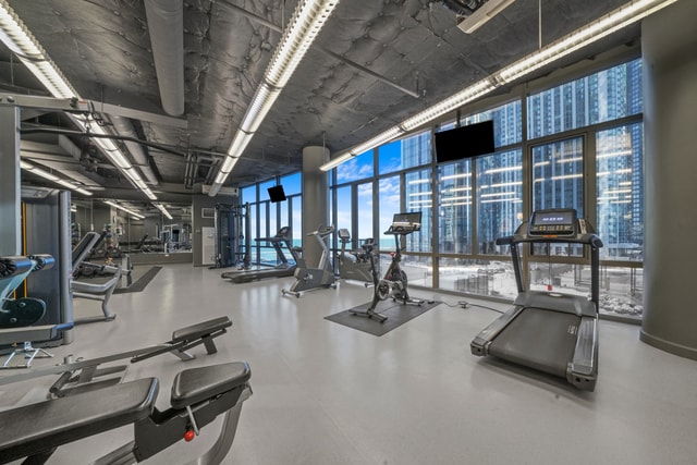 Building Photo - 450 E Waterside Dr