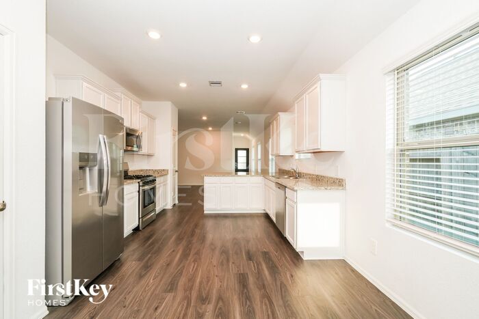 Building Photo - 18455 Summit Ranch Dr