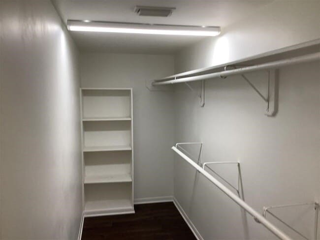 Building Photo - 13318 Hilltop Cir