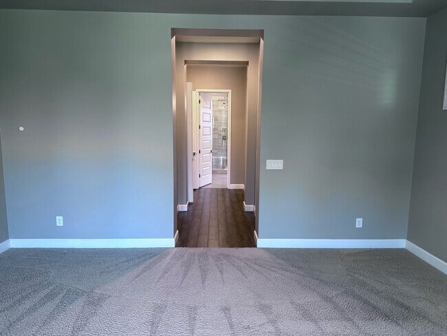Building Photo - 7507 E Pampa Ave