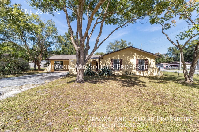 Building Photo - 1717 NE 28th Pl