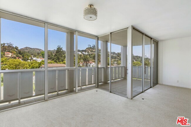 Building Photo - 4455 Los Feliz Blvd