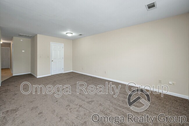 Building Photo - 484 Grey Hill Rd