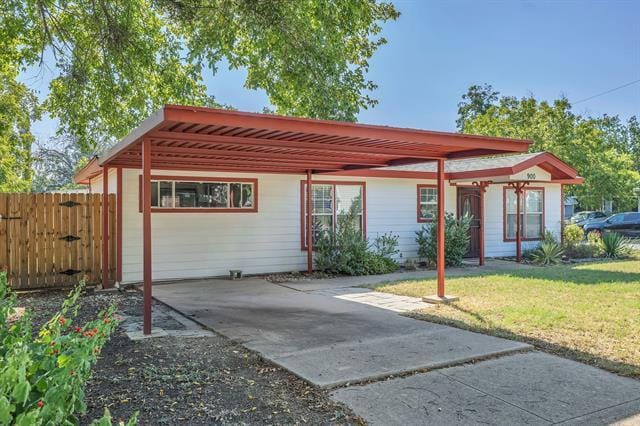 Building Photo - 900 Vaquero St