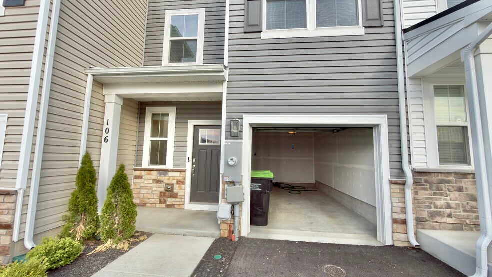 Building Photo - 106 Hopi Pl