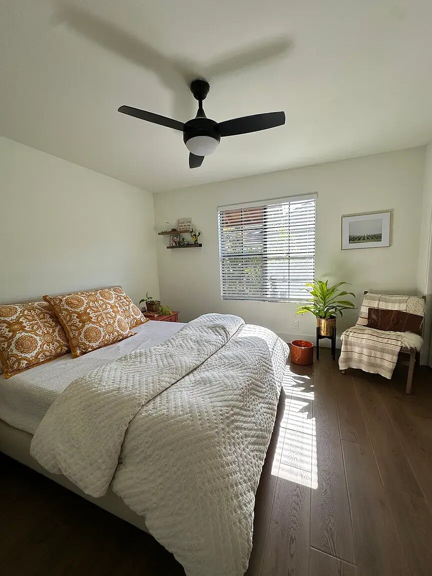 Building Photo - 1465 Vaquero Gln