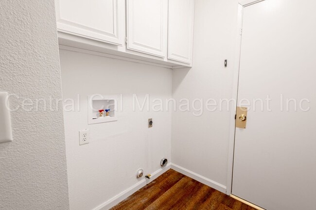 Building Photo - 3 Bedroom/2 Bath Home in the Southwest - $...