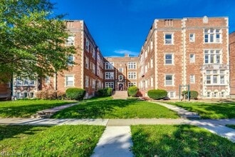 Building Photo - 2840 S Moreland Blvd