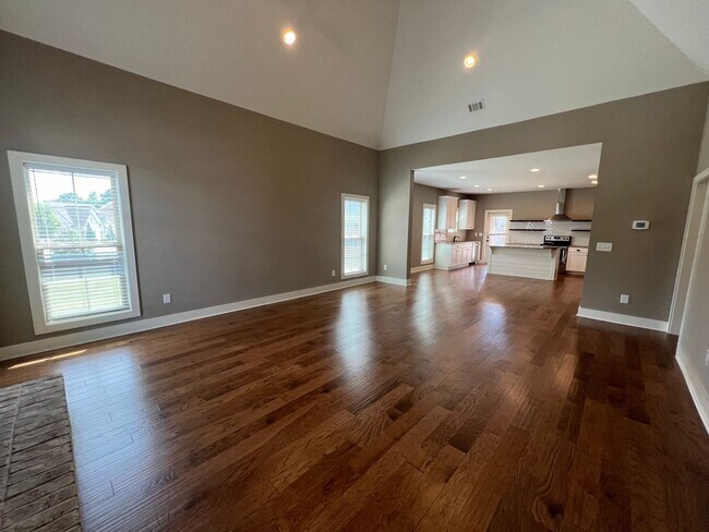 Building Photo - Beautiful Brick Home in Mimms Trail