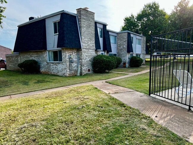 Primary Photo - Condo with Pool!