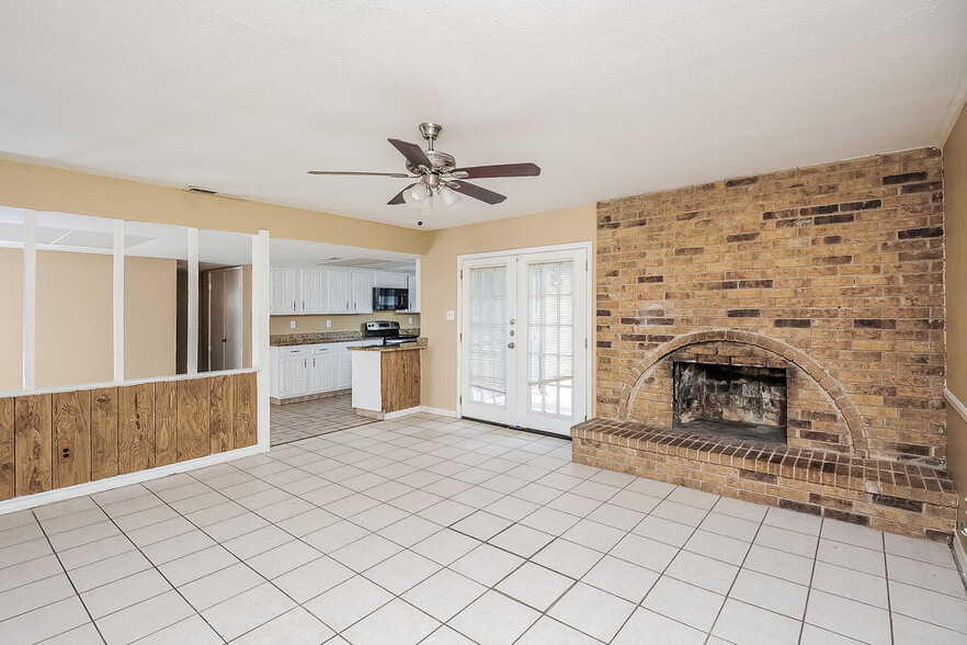 Building Photo - 7609 Xavier Dr