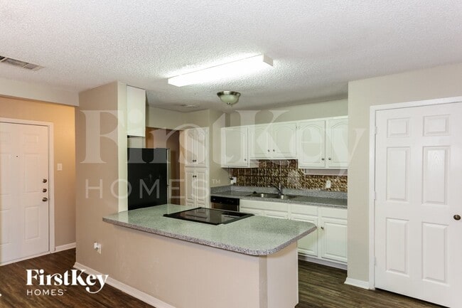 Building Photo - 604 Circleview Dr