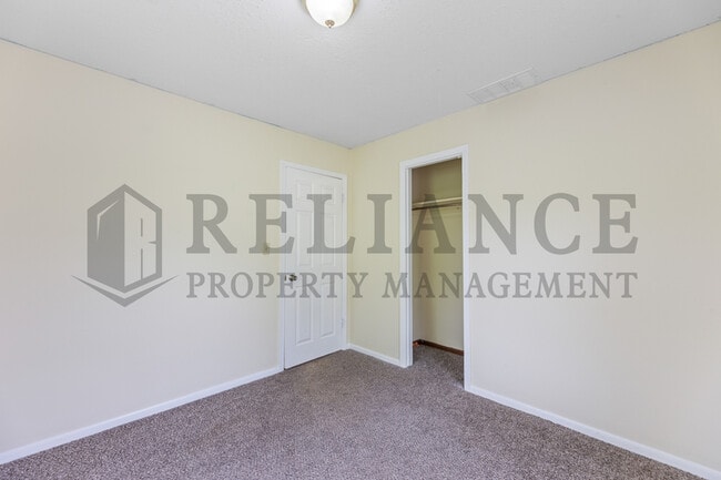 Building Photo - 4114 Vesta Dr