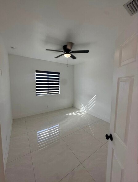 Building Photo - 1147 Gilbert Ave S