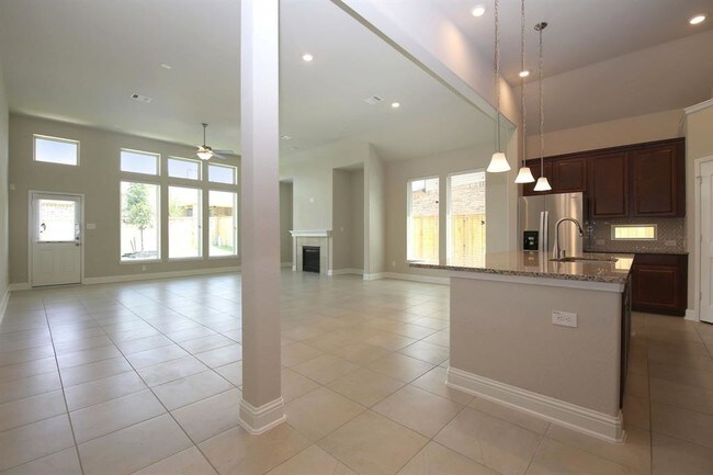 Building Photo - 18 Salado Vista Ct