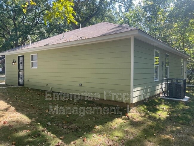 Building Photo - 3187 E Shirley Cir