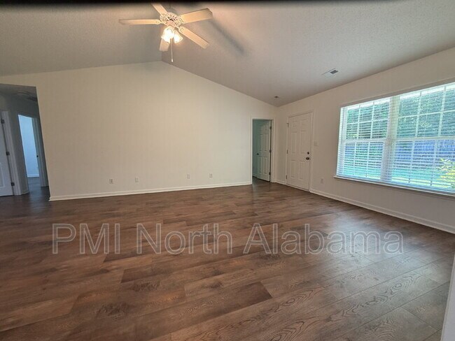 Building Photo - 111 Turnstone Ct SW