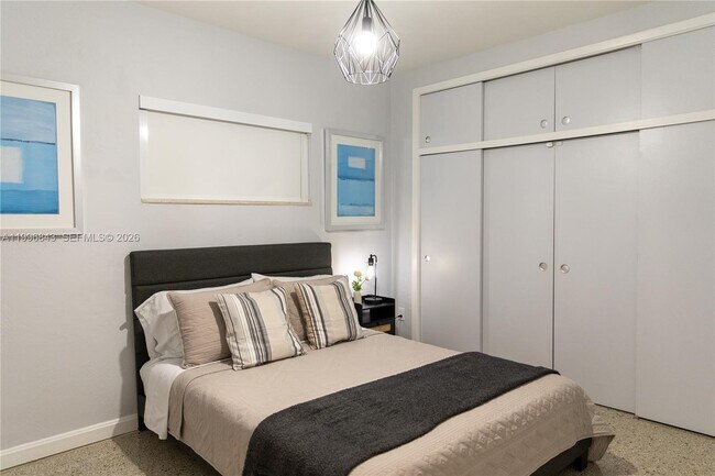 Building Photo - 2040 NE 173rd St