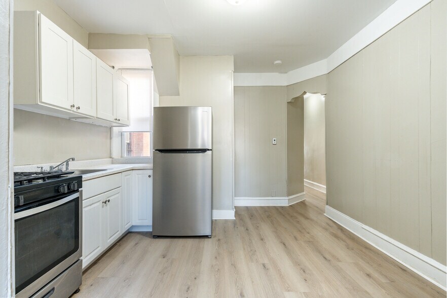 Building Photo - 3864 W Girard Ave