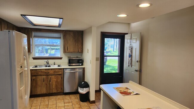 Primary Photo - 35097 Whispering Oaks Blvd