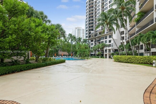 Building Photo - 540 Brickell Key Dr