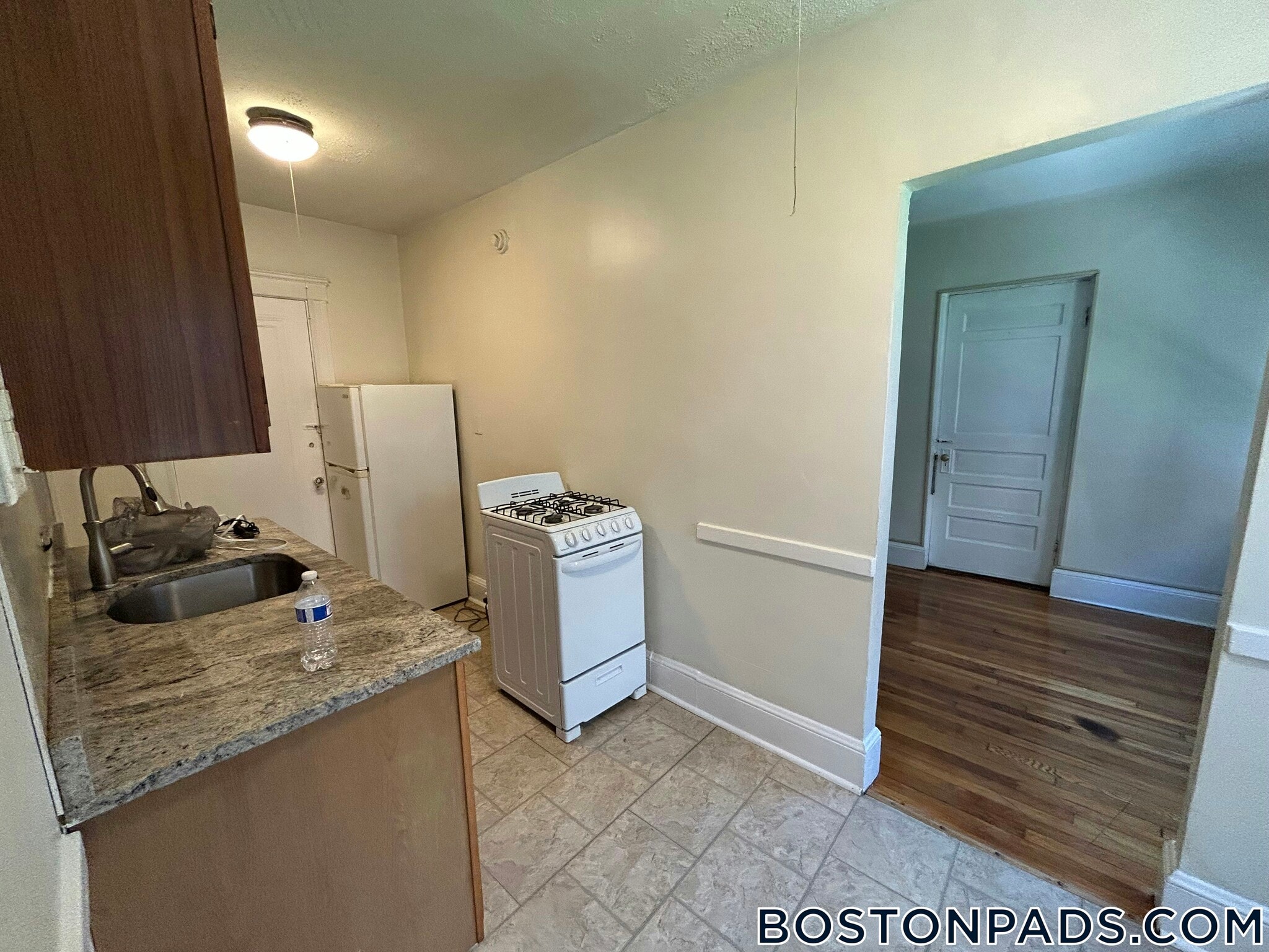 Building Photo - 53 Fellsway W