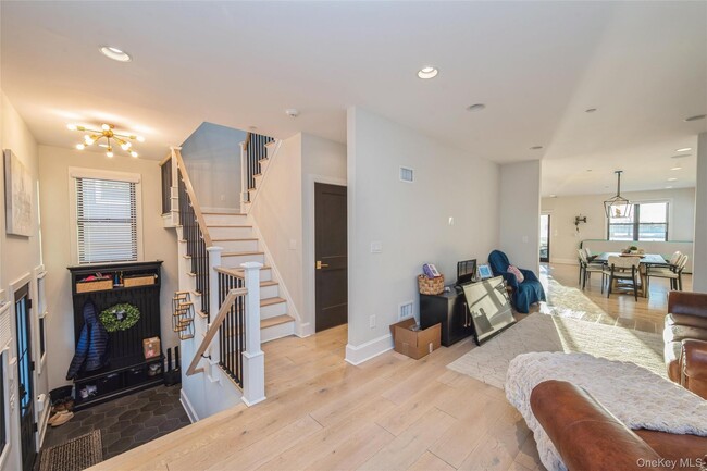 Building Photo - 400 Shore Rd