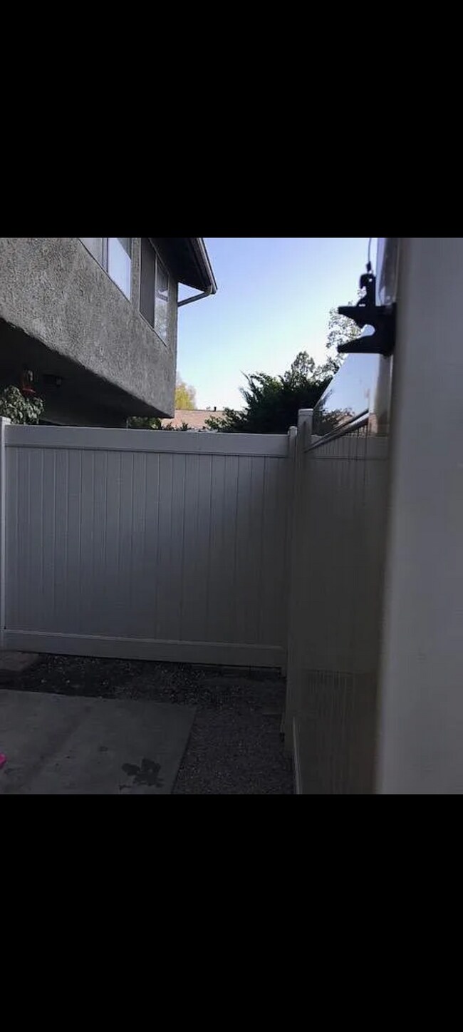 Building Photo - 486 Serento Cir